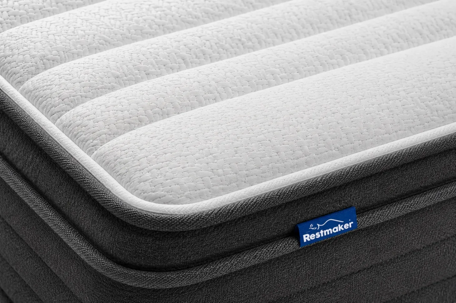 isleep-deluxe-3 iSLEEP DELUXE mattress in a box compressed roll with scissors nearby